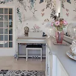 Amazing Apartment In Concarneau With Wifi