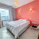 Appartement A 300M De La Plage Avec Balcon Et Parking A Granville - Fr-1-361-17