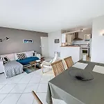 Appartement A 300M De La Plage Avec Balcon Et Parking A Granville - Fr-1-361-17