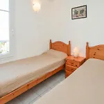 Cozy Home In Aigues-Mortes With Kitchen