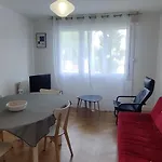 Bright 70M Cosy Near The Beach