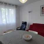 Bright 70M Cosy Near The Beach