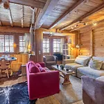 Studio Mignon Avec Mezzanine, Parking, Et Acces Direct Aux Pistes Au Coeur De Val-D'Isere - Fr-1-694-265