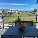 Ref 210 - Larmor Plage Appartement 2 Pieces Avec Terrasse Vue Mer, Parking Dans Residence Avec Ascenseur