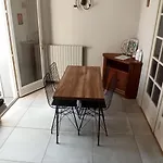 Le Paradis Face Au Marche