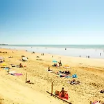 Le Bateau Ivre 50 M De La Plage