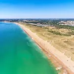 Le Bateau Ivre 50 M De La Plage