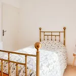 Proche Plages Et Commerces, Appartement Pour 4