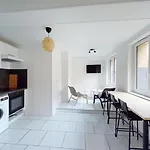 Immeuble Coty Jacuzzi Studios Et Chambres