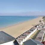 1 Bedroom Awesome Home In Carolles