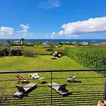 Holiday Home With Sea Views, Lampaul-Plouarzel