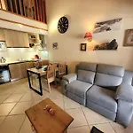 Appartement Renove 2 Pieces + Mezzanine, Centre Les Gets, Parking - Fr-1-598-77