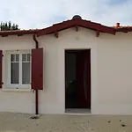 Maison Rouge Le Ponant