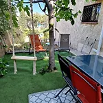 Studio Au Bas Des Cretes En Bas De Villa A La Ciotat Proche De La Mer Et De Marseille