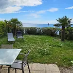 Reine De La Plage
