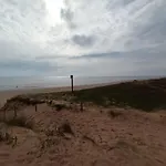 Maison Bord De Mer, Dans Impasse Au Calme D'Une Residence.