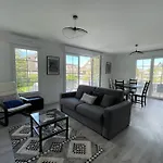 Nice Apartment At 2 Min Walk From The Beach