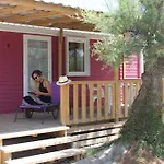 Camping Le Clos Du Rhone