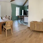 Maison De Ville Avec Terrasse