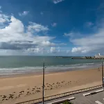 Appartement Renove 3 Etoiles, Centre Baie Des Sables D'Olonne, Climatise, 2 Pieces, Garage Prive - Fr-1-197-595
