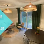 Nouveau ! Cottage Dans Une Residence Arboree Pinwood