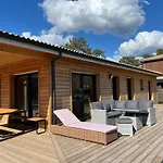 Location Jolie Villa Situee Au Calme Avec Piscine A Lacanau Ocean
