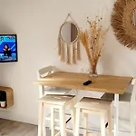 Magnifique Studio Avec Piscine Et Jardin