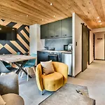T3 Aux Gets Avec Belle Terrasse Et Parking - Fr-1-685-79