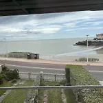 Bel Appartement Avec Parking A Royan - Fr-1-494-189