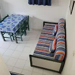 Pavillon 3 Pieces Avec Piscine, Terrasse Et Barbecue, A 600M De La Plage ! - Fr-1-701-82
