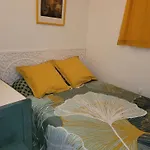 Pavillon 3 Pieces Avec Piscine, Terrasse Et Barbecue, A 600M De La Plage ! - Fr-1-701-82