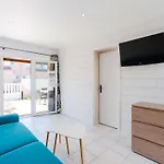 Pavillon Climatise Avec Piscine, Terrasse, Parking, Et Wi-Fi A Gruissan - Fr-1-409-265