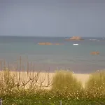 La Maison Bateau Au Bord De Mer