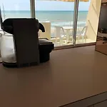 Studio Face Ocean