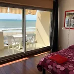 Studio Face Ocean