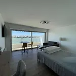 Studio Renove Avec Grande Terrasse Et Garage A Royan - Fr-1-494-184