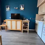 Charming Accommodation With Pool In La Rochelle
