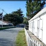 Au Pibolon Des Bois
