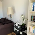Royan : Bel Appartement 2 Pers. Avec Ascenseur, Parking Prive Et Balcon A 850M De La Plage - Fr-1-539-64