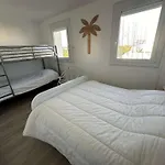Superbe 3 Pieces Avec Terrasse Pres De La Plage Et Commerces, Parking Inclus - Fr-1-328-233