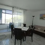 Bel Appartement 2 Pieces Avec Loggia Vitree, Au Calme, Proche Plage Et Commerces, Parking Inclus - Fr-1-328-237