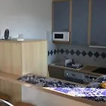 3 Pieces Avec Grande Terrasse A 50M De La Plage Et Commerces, Parking Prive - Fr-1-328-225