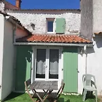 Au Petit Chai De Dolus