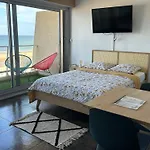 Superbe Vue A 180° Sur L'Ocean