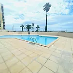 Appartement Avec Piscine Et Terrasse Proche Commerces - Fr-1-748-15