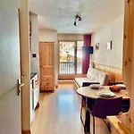 Lovely Flat For 4 - One Bedroom