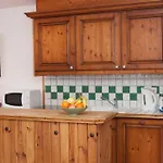 Mercer - 3 Bedroom Apartment With Stunning Views