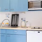 Appartement Idealement Situe A Deux Pas Du Port De Peche !