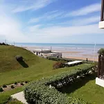 Studio Cosy Vue Mer Avec Acces Direct A La Plage Sejour De 2 Nuits Minimum