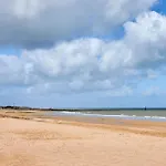 Prince - A 500M De La Plage
